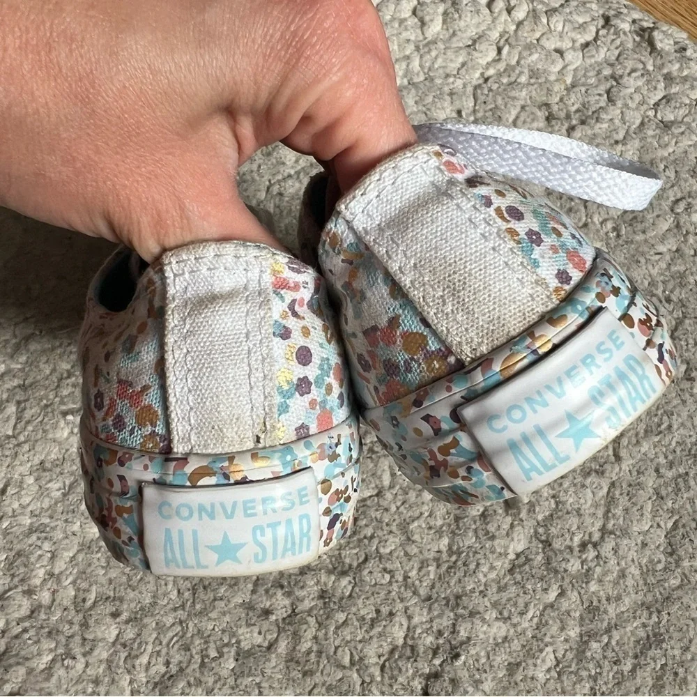 Converse: White Pastel Sprinkle Metallic Gold Paint Splatter Lace Up Sneakers